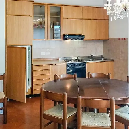 Lägenhet 3 Bedroom Gorgeous In